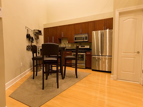 Unit Entry / Dining