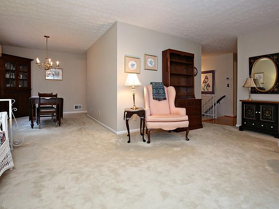 4th image of 7537 Merlyn Cir