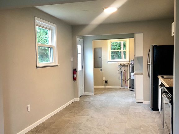 3rd image of 713 4th Ave