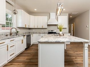 1450 E Main St, Waynesboro, VA 22980