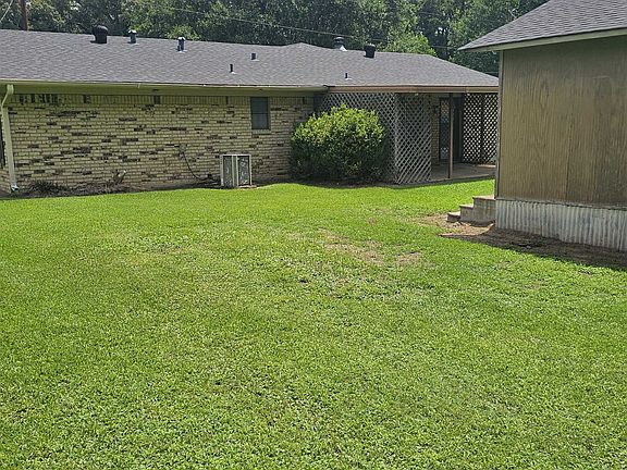 4th image of 308 Bounds St