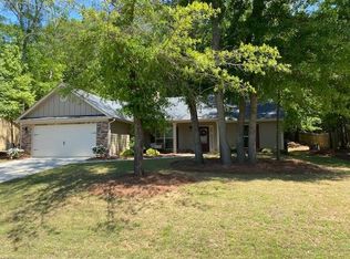 218 Coopers Hawk Ln, Jefferson, GA 30549