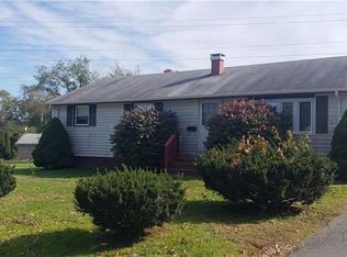 208 Briarwood Ave, Tiverton, RI 02878