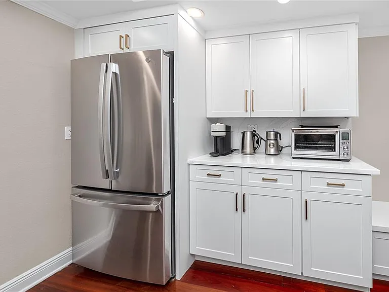 920 N Shore Dr NE — Photo 9