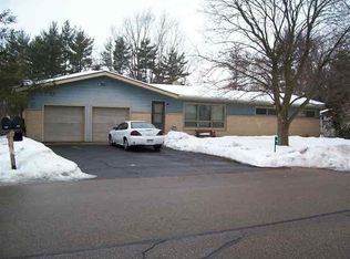 5515 Fieldstone Ln, Madison, WI 53704