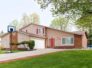 18188 Raccoon Trl, Strongsville, OH
