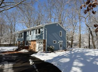 37 South Ln, Huntington, NY 11743