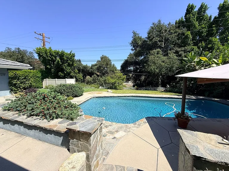 2120 Highland Oaks Dr — Photo 19