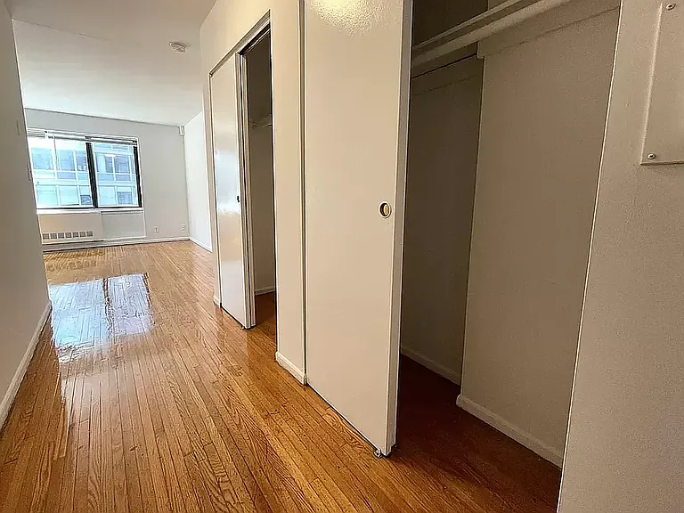 121 E 12th St #3J — Photo 3