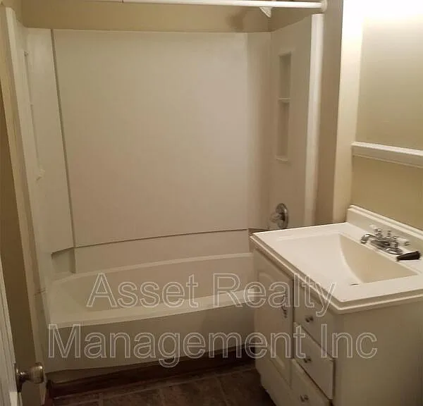 2033 Decatur Hwy — Photo 12