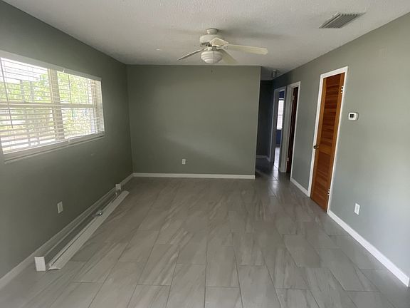 4th image of 807 N Warfield Ave