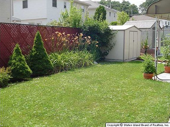 4th image of 142 Buel Ave