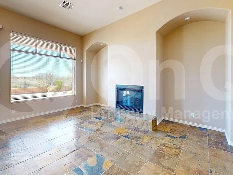 36435 N Porta Nuova Rd — Photo 10