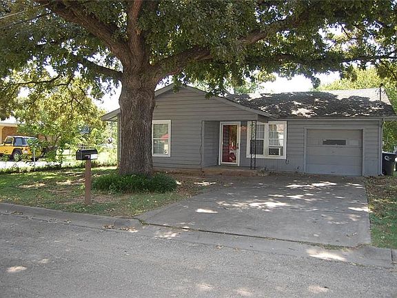 3rd image of 509 W Lone Star Ave