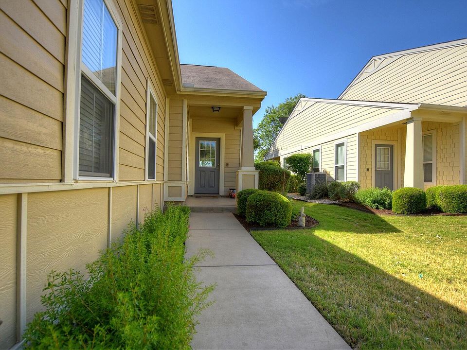 1st image of 306 Essex Ln