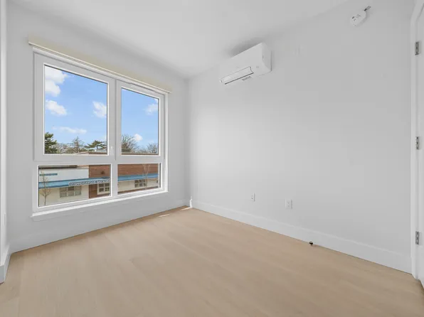 77-63 Vleigh Place image 8 of 16