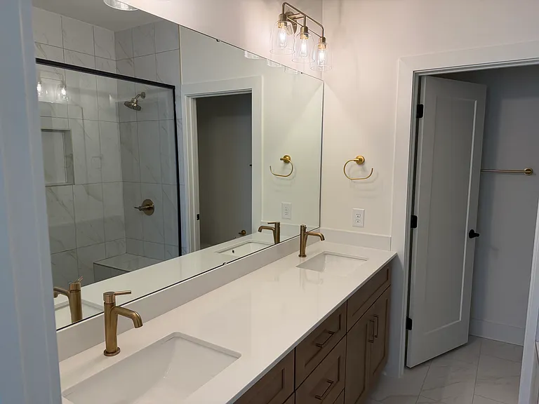 1015 Carter Ave — Photo 11