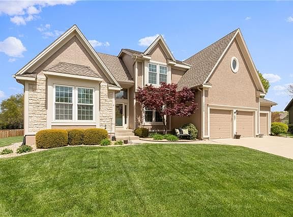 3rd image of 13908 Parkhill Ln