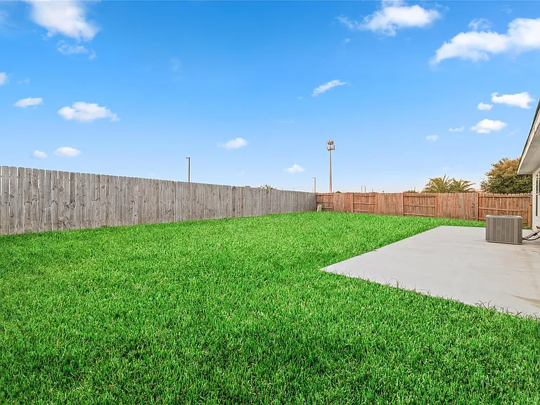 7042 Durango Creek Ln — Photo 5