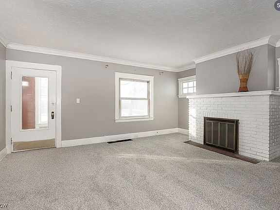 3rd image of 1045 Carlyon Rd #1