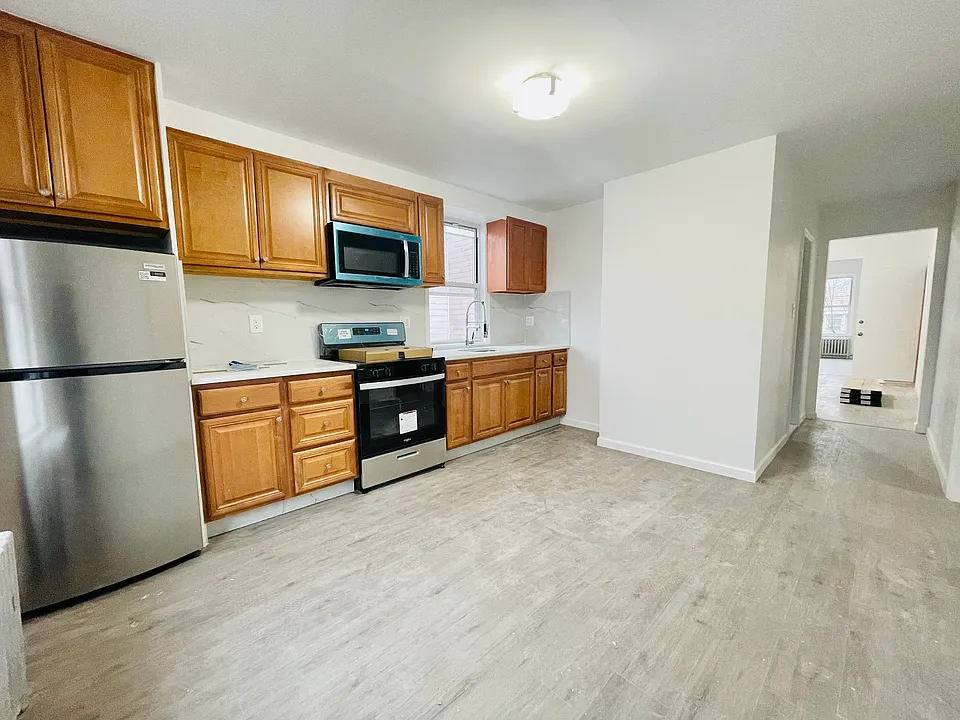 113 Hoyt St #2