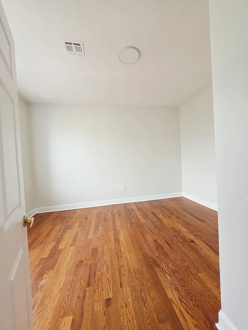 2 bed, 800 sqft, $1,995 — Photo 4