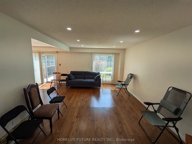 40 Longstaff Dr — Photo 4