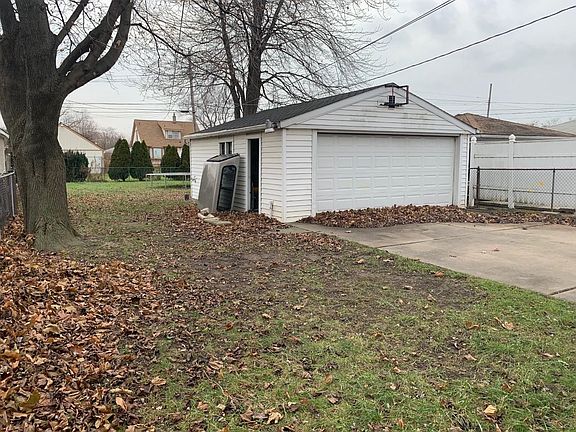 2nd image of 17439 Cicotte Ave