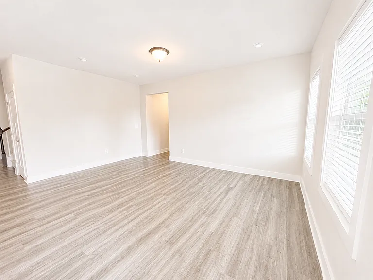 404 Cattail Hollow Way — Photo 4