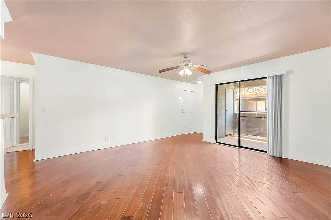 2 bed, 2.0 bath, 927 sqft, $1,250 — Photo 4