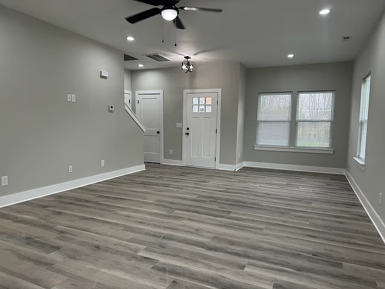 108 Woodstone Ln — Photo 4