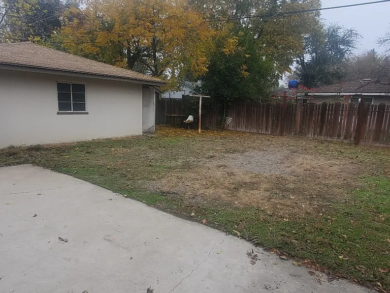 2235 E Terrace Ave — Photo 2