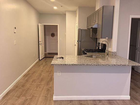 2nd image of 188 Bruce St Unit 301