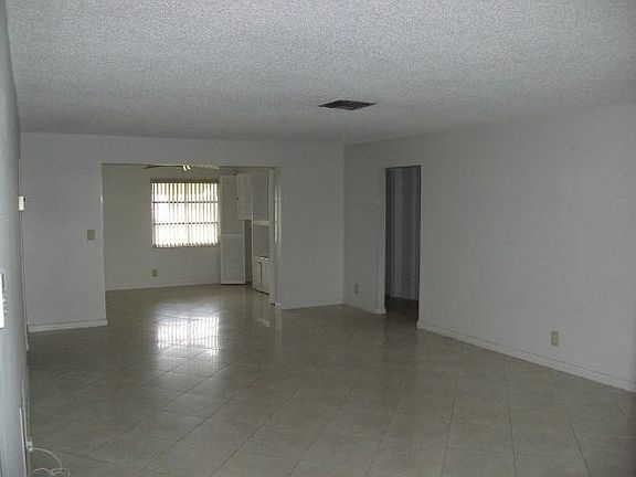 4th image of 1461 Campanelli Dr W