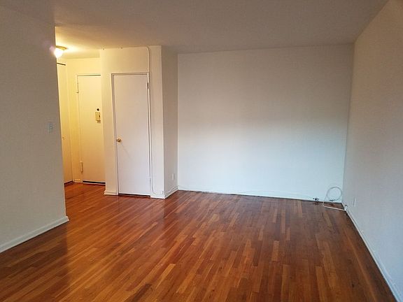 5th image of 14220 84th Dr APT 3B