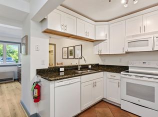 337 College St APT 5, Williston, VT 05401