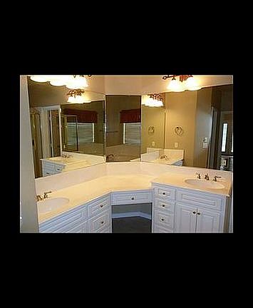 Mastervanityw/high/low sinks