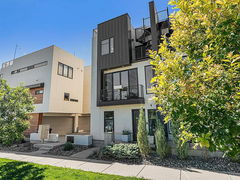 3402 W 18th Ave — Photo 1