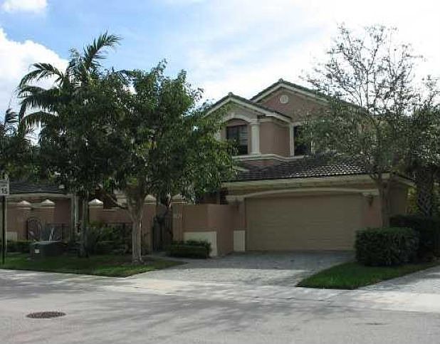 1st image of 2804 Center Court Dr