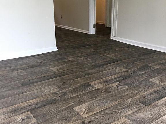 5th image of 81 Royce Dr