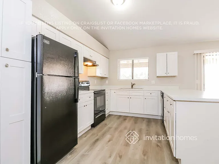 8010 W Sierra Vista Dr — Photo 6