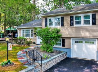 16 Randall Ter, Middletown, NY 10940