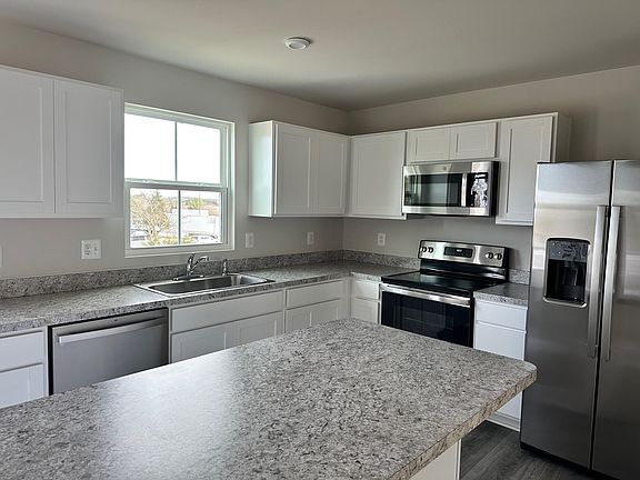 4th image of 166 Birmingham Dr