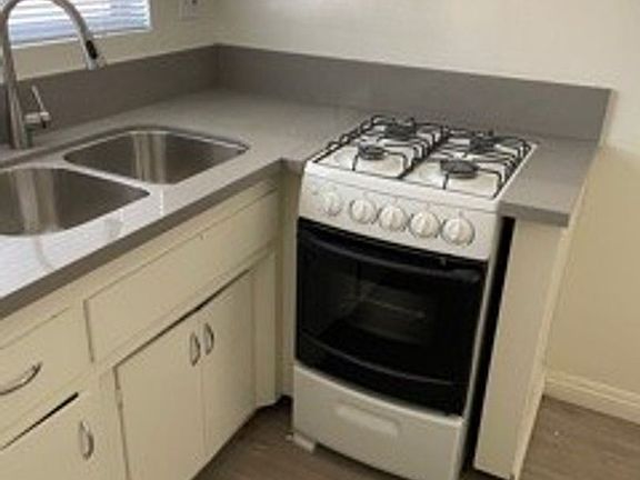 4th image of 3618 Vinton Ave #10