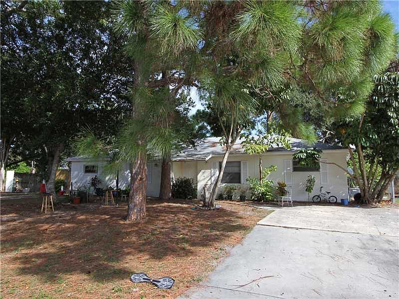 1st image of 1566 41st Ave