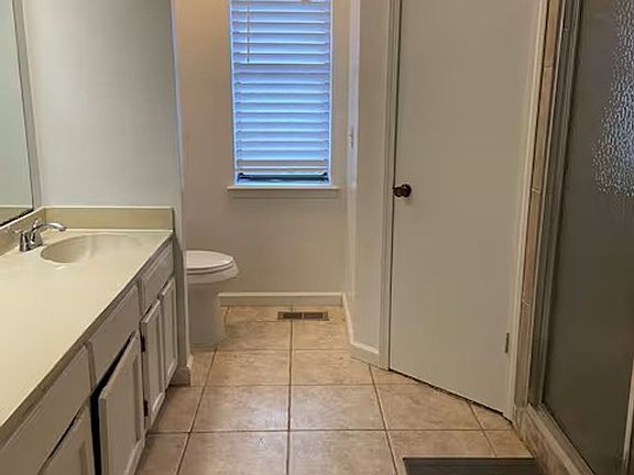 5th image of 1317 Greenfield Dr