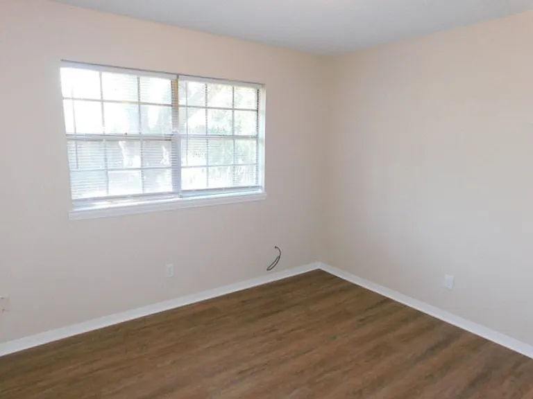 5820 Sanders Ave #E — Photo 13