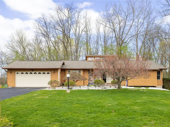 34 Freshfield Rise, Fairport, NY 14450