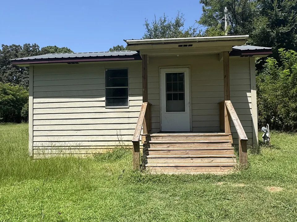 1005 Highway 30 W