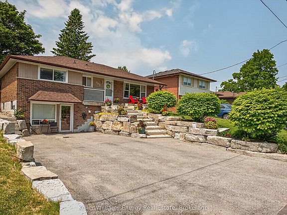 2nd image of 405 Bernhard Cres